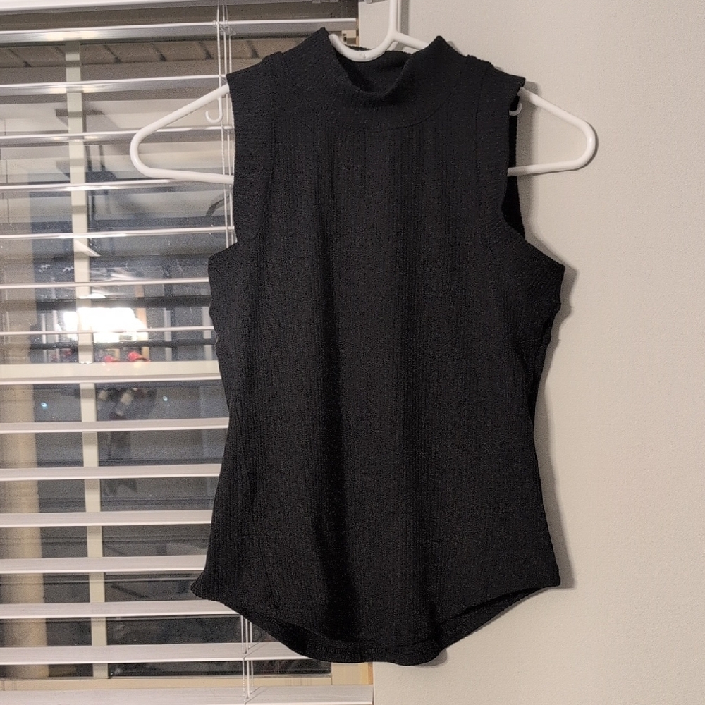 Chic Black Sleeveless Tank Top